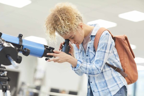 Quels sont les meilleurs outils et applications pour les amateurs de photographie astronomique en 2024 ?