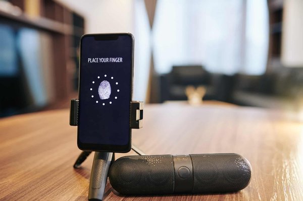 Quelle est la méthode pour connecter des écouteurs Bluetooth JBL à un iPad pour écouter de la musique ?